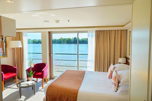 ©AmaWaterways AmaDolce Interior CAT A .jpg